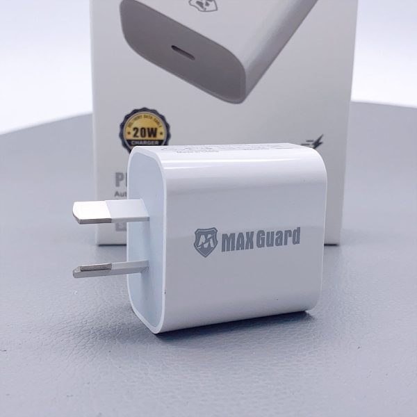 Maxguard PD wall charger SDC20W